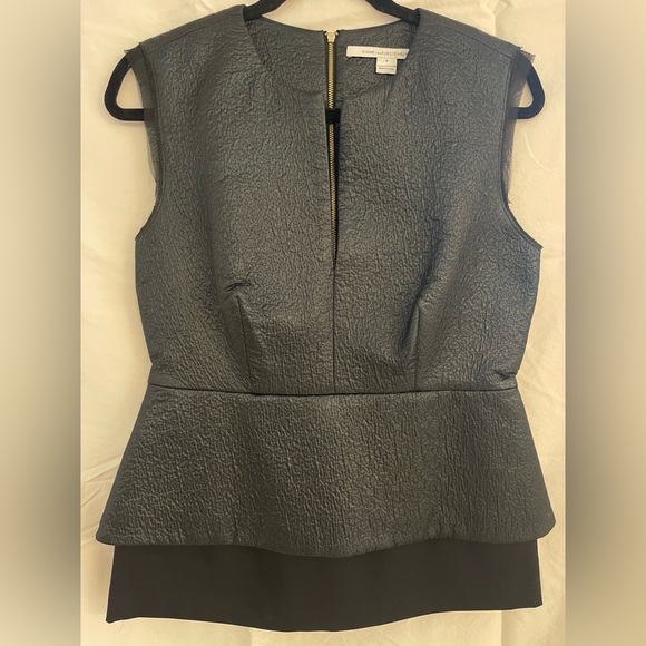 Diane von Furstenberg Delian Jacquard Peplum Black Top. Size: 8. - Picture 3 of 5